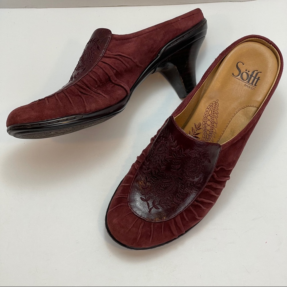Soffit Burgundy Suede Mules Clogs Size 7